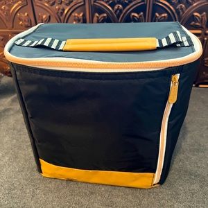 New Thirty-one Insulated Bucket Tote-Bold Colorblock and BONUS snack pouch